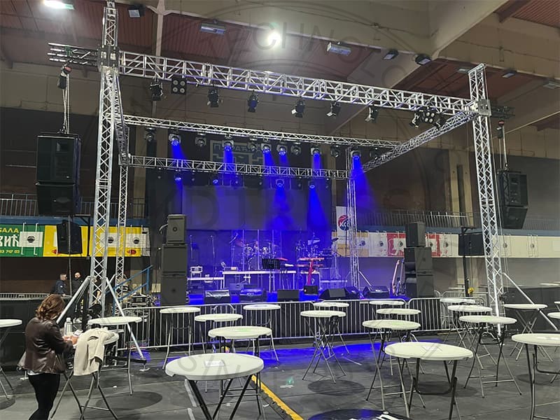 What should be paid attention to when building a stage truss?