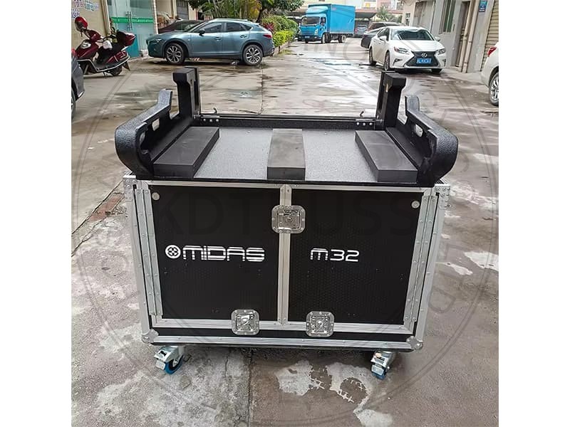 Midas M32 Road Case With Doghouse